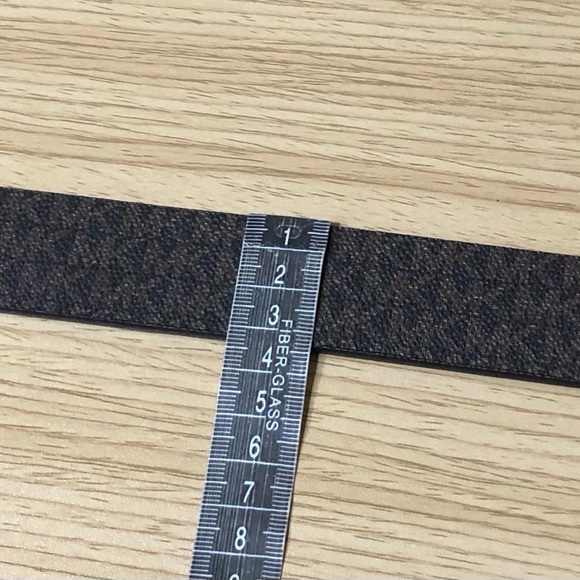NWT Michael Kors Reversible Leather Belt White Signature Womens Medium. - Picture 7 of 8